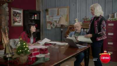 We're more than just
another online retailer. - Under the Christmas Tree