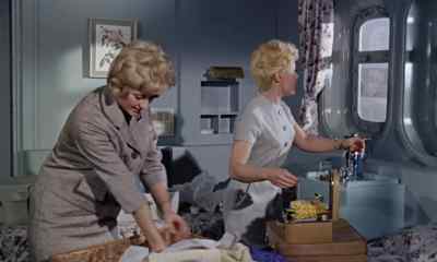 We're moving. - Carry on Cruising