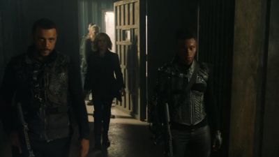 WE'RE MOVING YOU
SOMEPLACE SAFE. - The 100