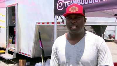 We're not gonna run, [bleep]
got one more and into the finals. - Street Outlaws No Prep Kings Team Attack
