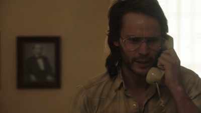 -We're not
removing evidence, David.
-You are removing evidences! - Waco
