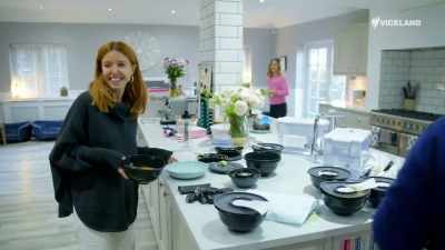 We're not savages.
Oh, thank you. (LAUGHS) - Stacey Dooley Sleeps Over