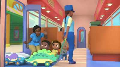 ♪ We're on a train ♪ - CoComelon Lane
