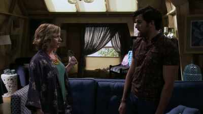 -We're on the third floor.
-That's nothing. - Fuller House