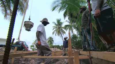 We're only mixing a
half a yard at time, - Island of Bryan