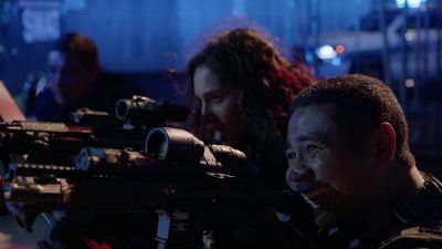 We're pinned. - Hawaii Five-0