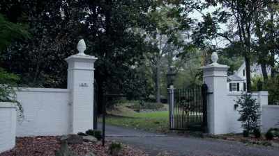 WE'RE PULLING UP TO THE HOUSE, - An American Murder Mystery: The Staircase