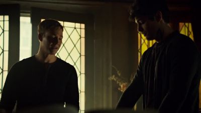 We're really supposed
to read through every page - Shadowhunters