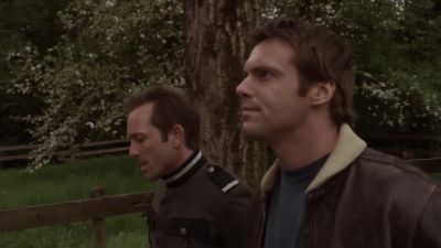 We're receiving a message. On screen. - Stargate SG-1