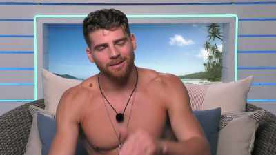 WE'RE RIGHT ON THE SAME
WAVELENGTH. - Love Island