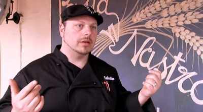 WE'RE SERVING 100 PEOPLE
IN 20 MINUTES. - Kitchen Nightmares