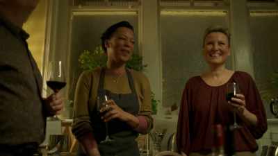 - We're still on the flambé.
- [laughter] - Baby Reindeer