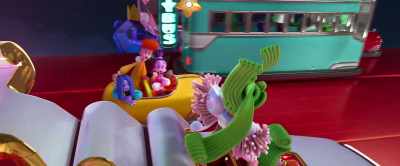 We're taking this show
on the road! - Trolls Band Together