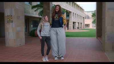 -We're twin sisters, non-identical.
-Non-identical. - Lunatics