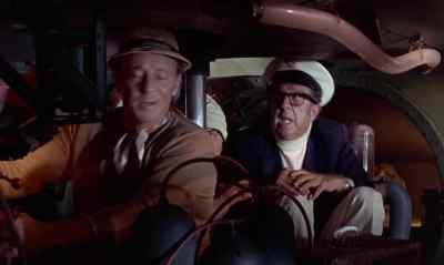 We're underway. - The Boatniks