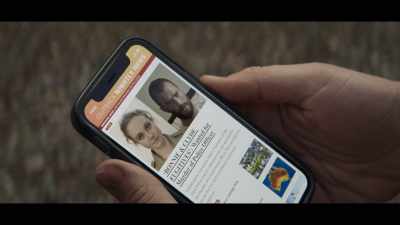 We're wanted for murder. - The Tourist