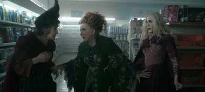 -We're wasting time. We must fly.
-Fly. - Hocus Pocus 2