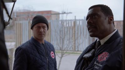 We're with the CFD. - Chicago Fire