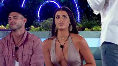 WEST ON WELCOMES THEM WITH A
GAME WHOSE NAME I WON'T MENTION - Love Island