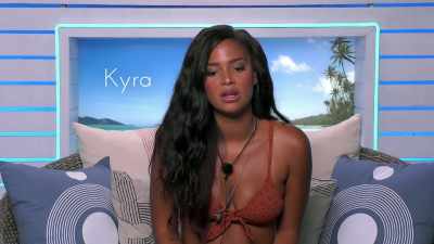 >> WESTON IS BEING DIFFERENT
WITH ME OBVIOUSLY BECAUSE WE - Love Island