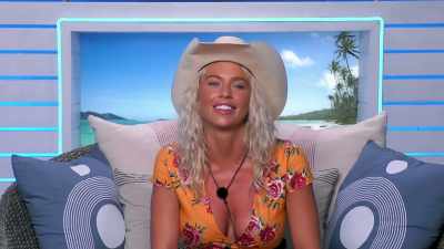 WESTON, OBVIOUSLY, HAS NEVER
GONE TO A SPA OR ANYTHING LIKE - Love Island