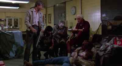 - Westridge, go up the rocks.
- Go! - The Return of the Living Dead