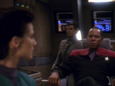 - We've cleared the station.
- Lay in a course to the wormhole. - Star Trek: Deep Space Nine