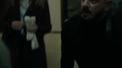 We've cut into the zip ties. - The Hunting Party