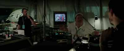 We've got a bomb!
Get out right now! - Richard Jewell