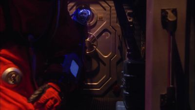 We've got a got a good seal
on the damaged hatch. - Stargate Atlantis