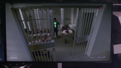 We've got to get outta here. - Supergirl