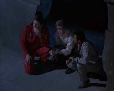 We've got to stop inidu
from drinking it. - Land of the Giants