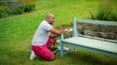 We've got it the wrong way round,
it's gonna open when it rains.
Right. - James May and the Dull Men