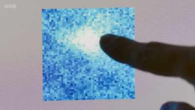 We've magnified this sample
that we've taken out - Secrets of Size: Atoms to Supergalaxies