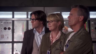 We've only been able to activate
the interior lights and the dialling computer, - Stargate SG-1