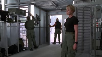 We've wired up the aluminum walls. - Stargate SG-1
