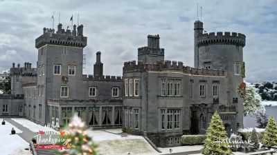 What has 14 letters and is
impossible to pronounce? - Christmas at Castle Hart