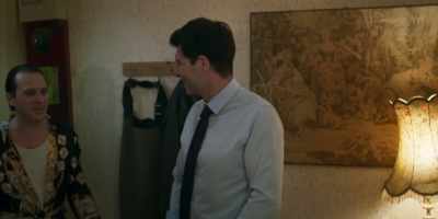 - What a charming place.
- Well, go on in. - Bloody Oranges