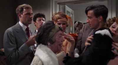 - What a cute dog!
- Oh, darling! - The Great Gatsby