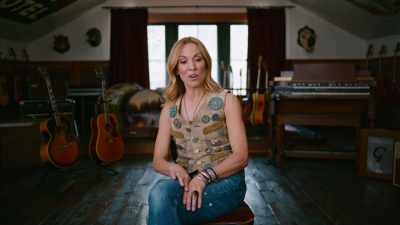 What a great voice, you know,
really, you know, strong. - Sheryl