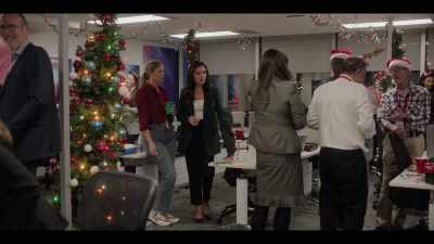 -What about Florida Sanchez?
-What are you--Avery? Avery? - Catch Me If You Claus
