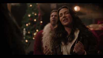 -What about Misty McAllen?
-She has laryngitis. - Catch Me If You Claus