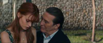 - What about our stroll on the lake? - Elizabeth Harvest
