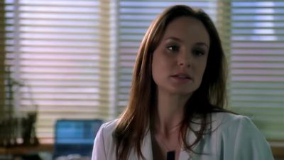 - What about Scofield?
- The burn on his back is fairly serious. - Prison Break