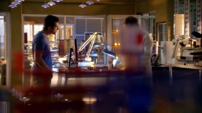 What about those red flakes
in there? - CSI: Miami