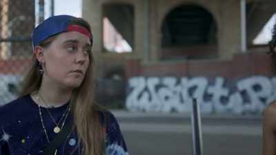 - What?
- Ain't no one here. - Betty