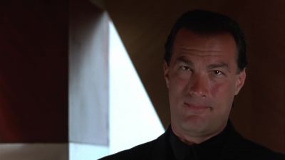 What am I doing I'm making a bomb - Under Siege 2: Dark Territory