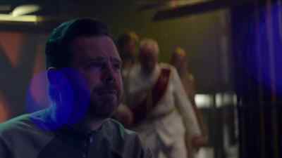 - What am I looking at?
- Three angels, sir. - Dominion