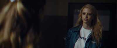 - What am I supposed to do?
-You're supposed - MaXXXine