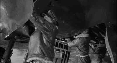 - What are we carrying, Max?
- Big stuff. Eight 1000-pounders. - The War Lover